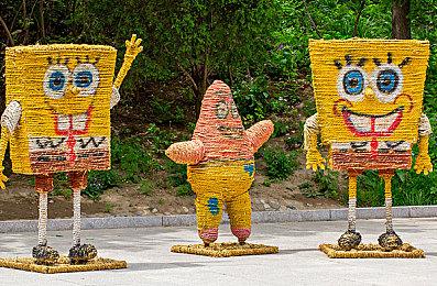 《最终幻想7：重制版》爱丽丝裙装礼服设计图 很漂亮